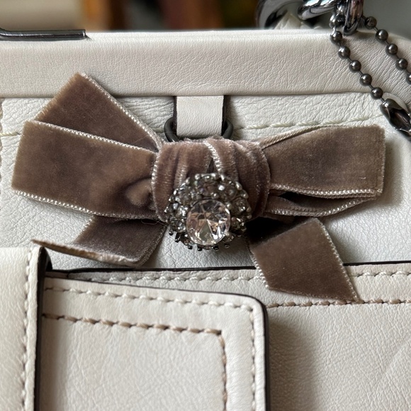 GUC - Coach Soho Kisslock Frame Satchel Handbag - 8A12 - Picture 3 of 16